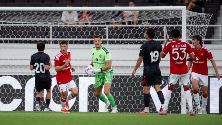 Goalkeeper Radek Vitek ready to leave Man United in search of No. 1 role